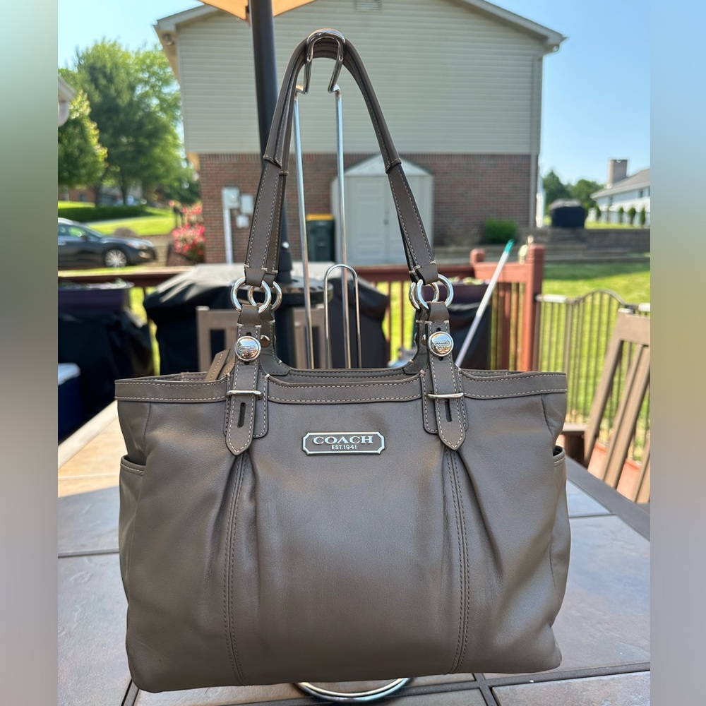 Coach Gallery 1941 Brown Leather Tote Women’s with Silver Hardware EUC